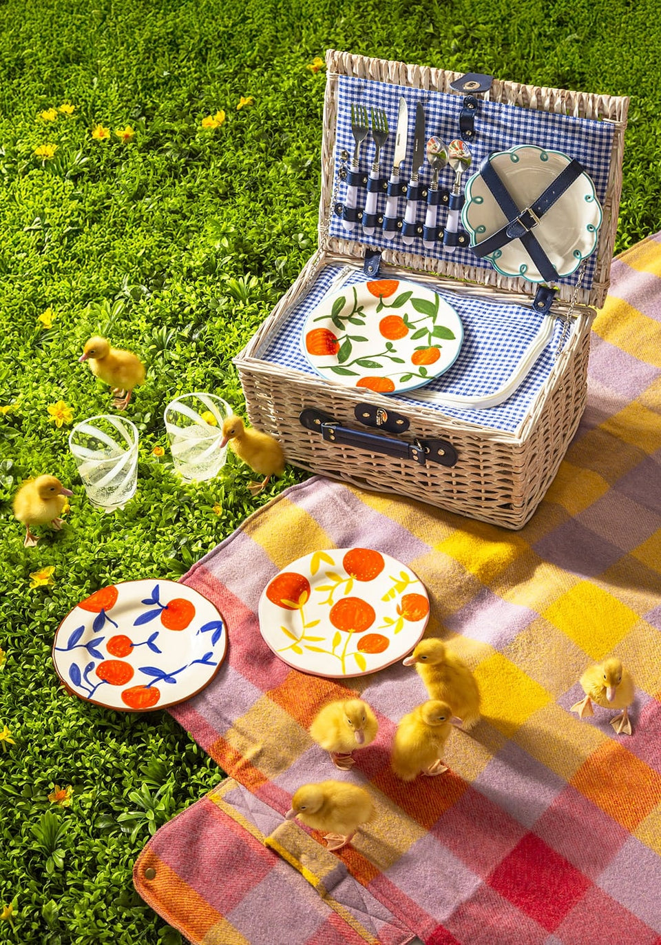 Buds in May Lunch Plates