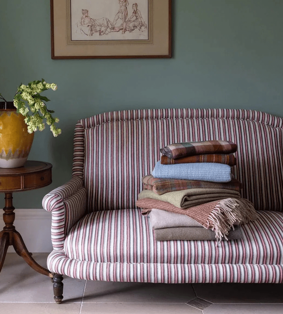 5 Must have Cosy Blankets