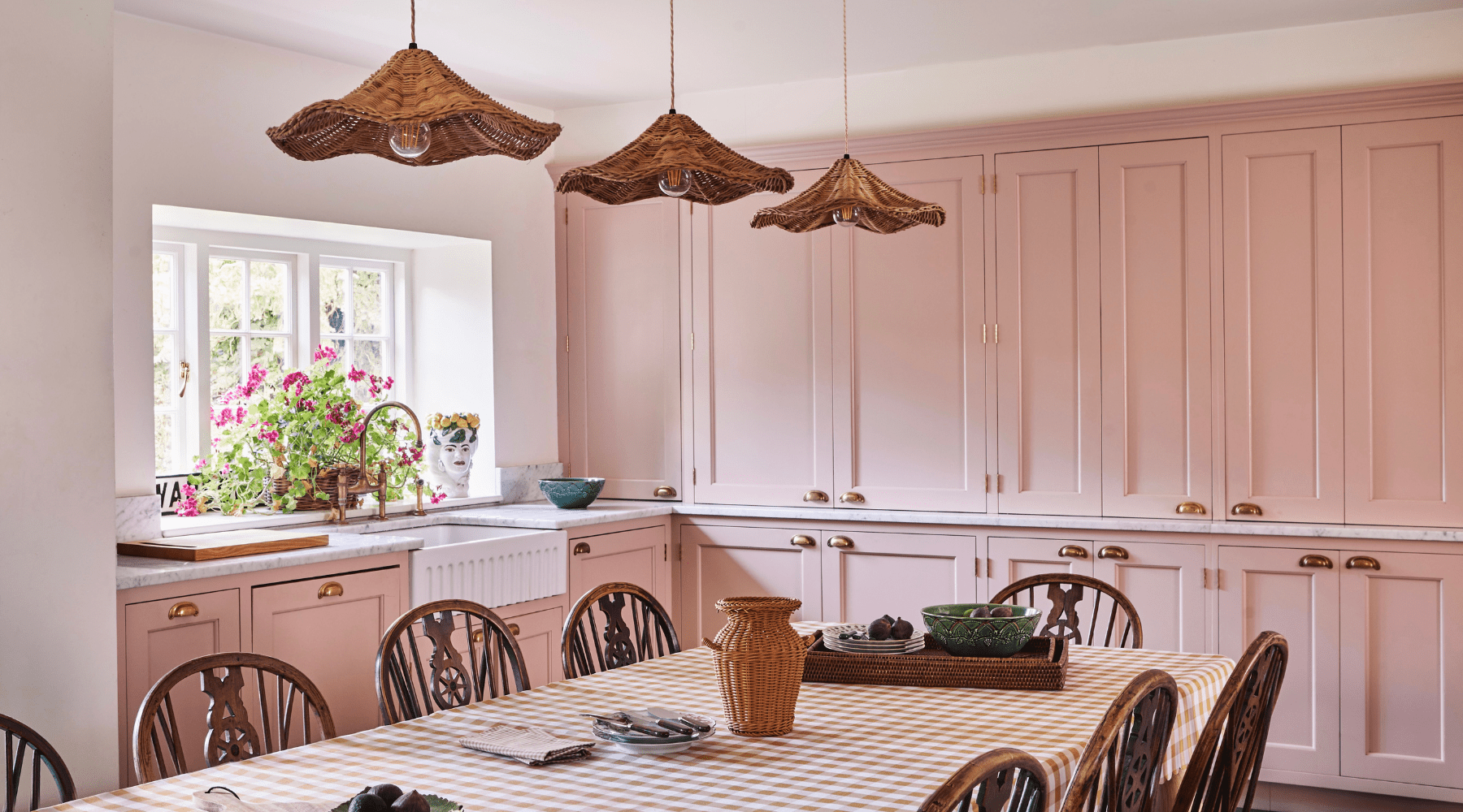 Summer 2025 Interior Trends: Organic Modernism Meets Refined Comfort - Casa by Josephine Jenno