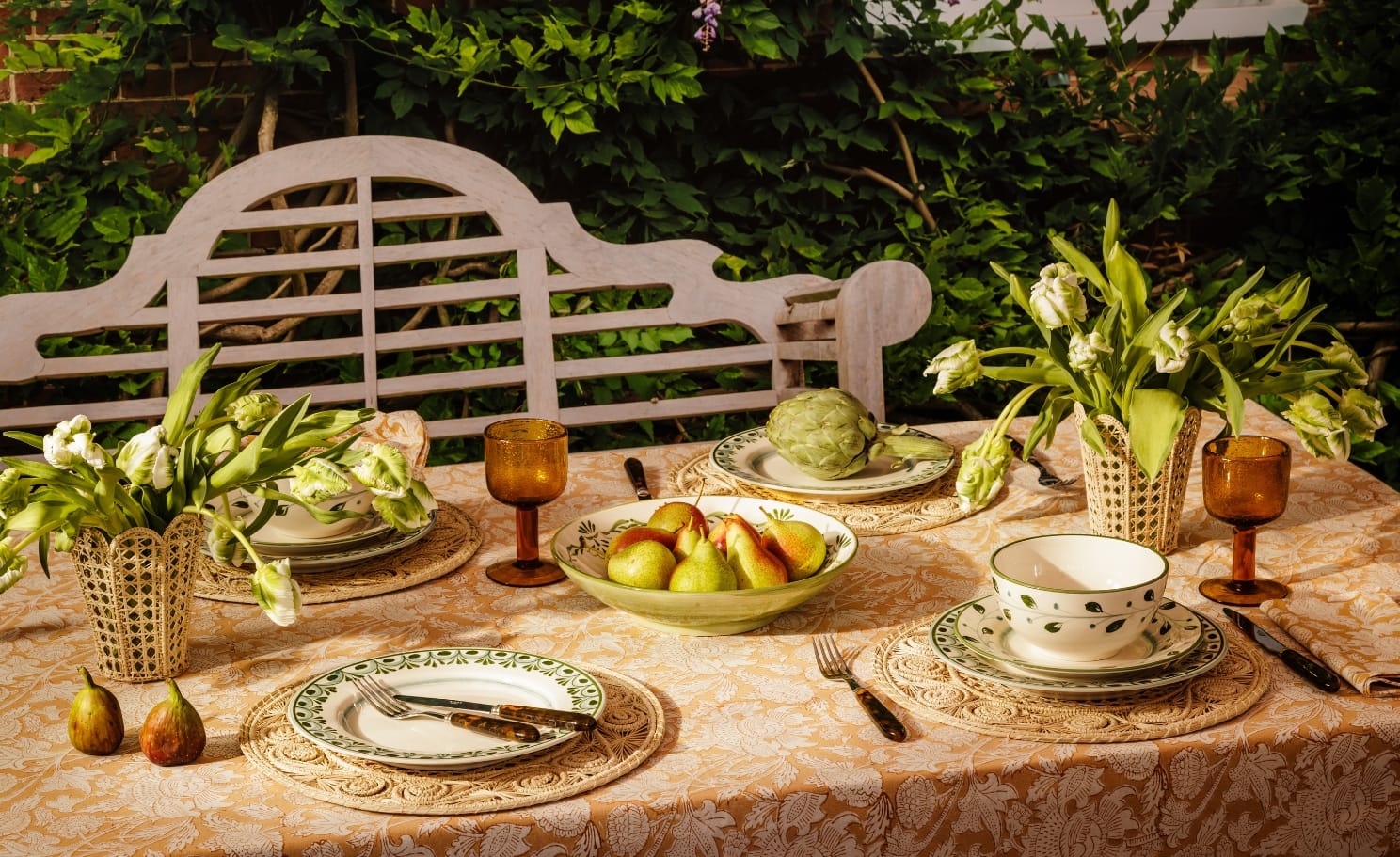 Damsen Table Setting