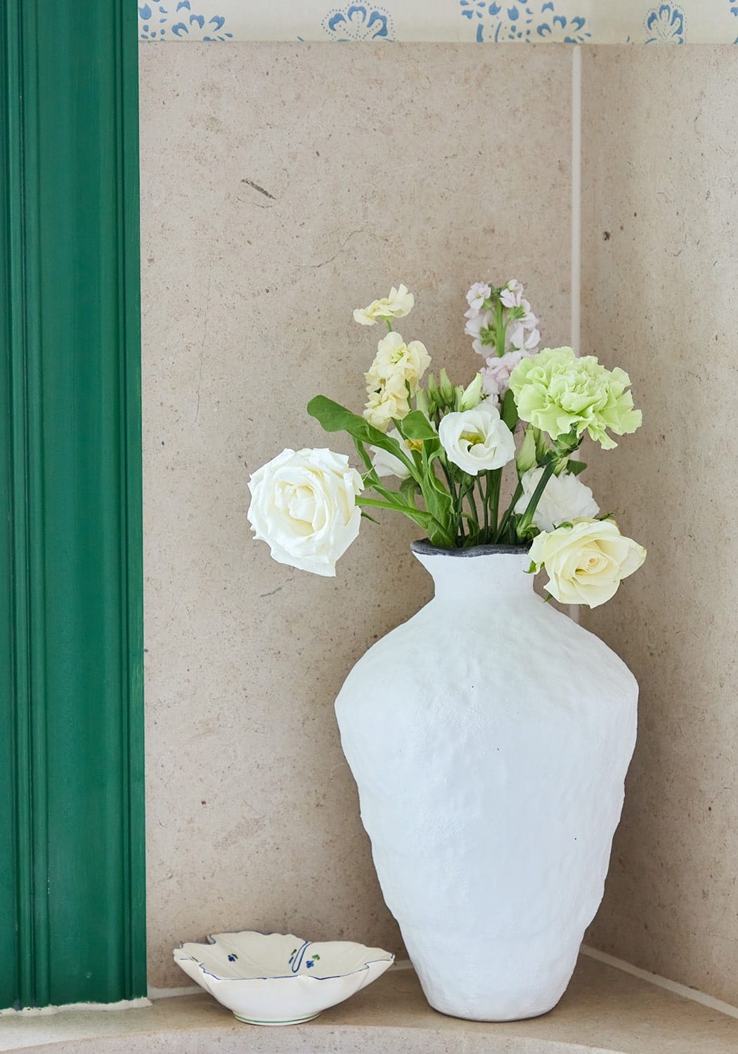 Juliet Ivory Tower Vase