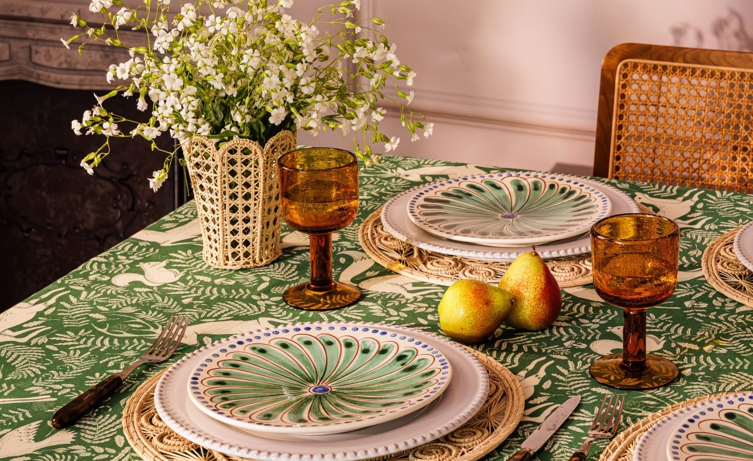 Yucca Table Setting