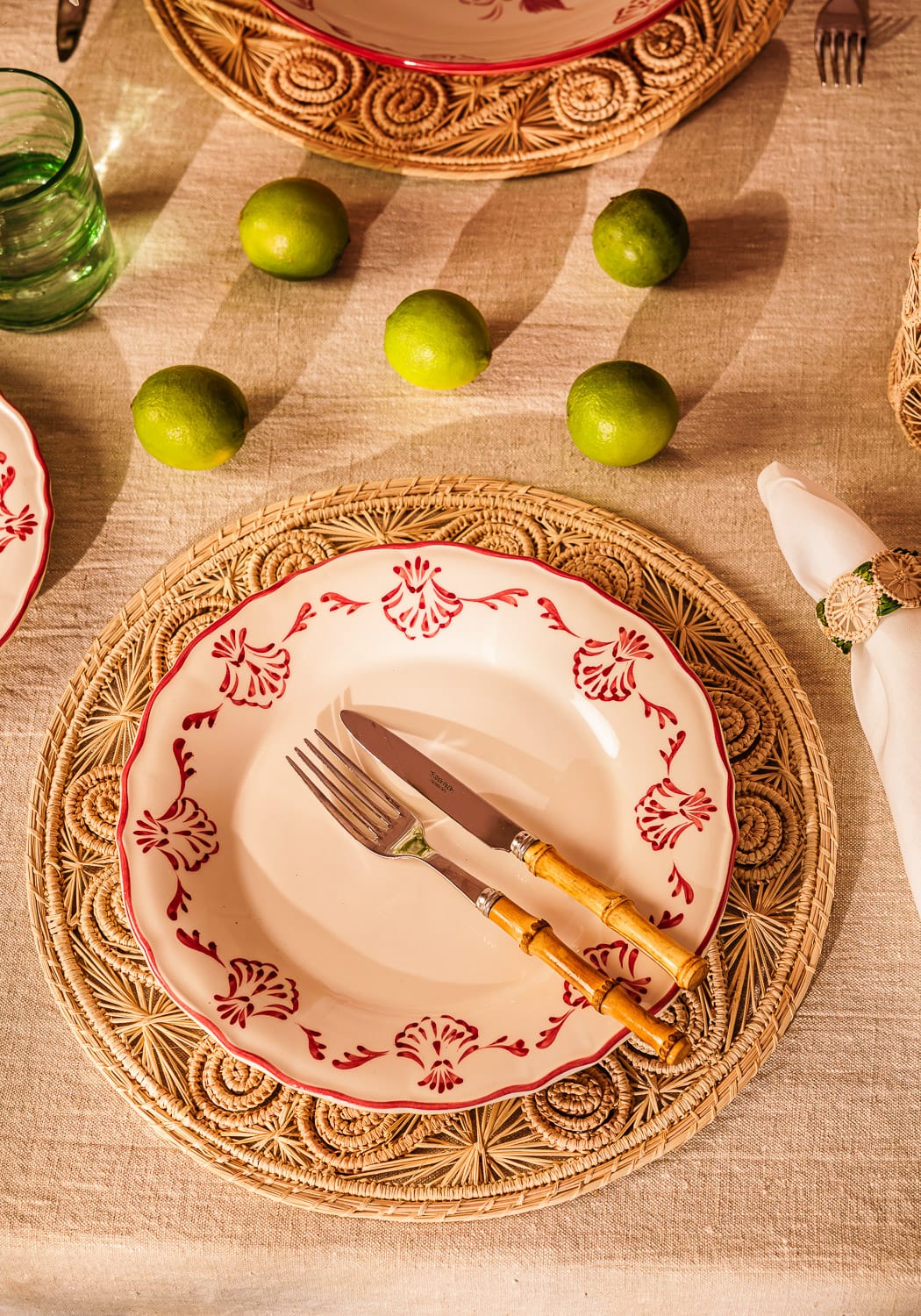 Cara Shell Dinner Plate, Red Set of 4