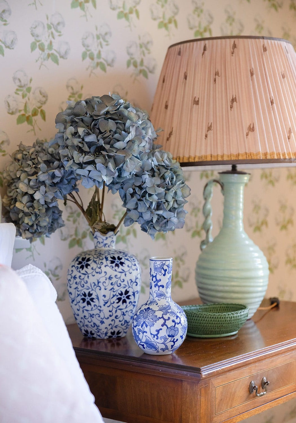 Dutch Delft Classic Vases - Set of 2 - Casa by Josephine Jenno