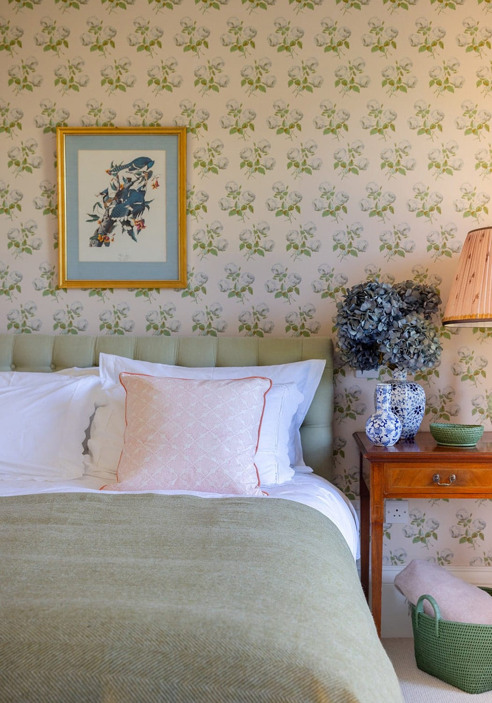 Dutch Delft Classic Vases - Set of 2 - Casa by Josephine Jenno