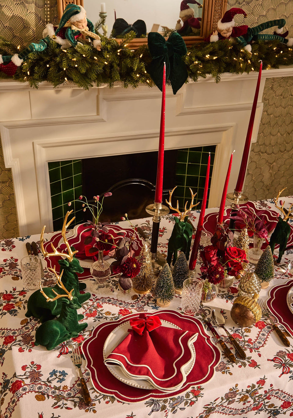 Holly Golden Accent Garland