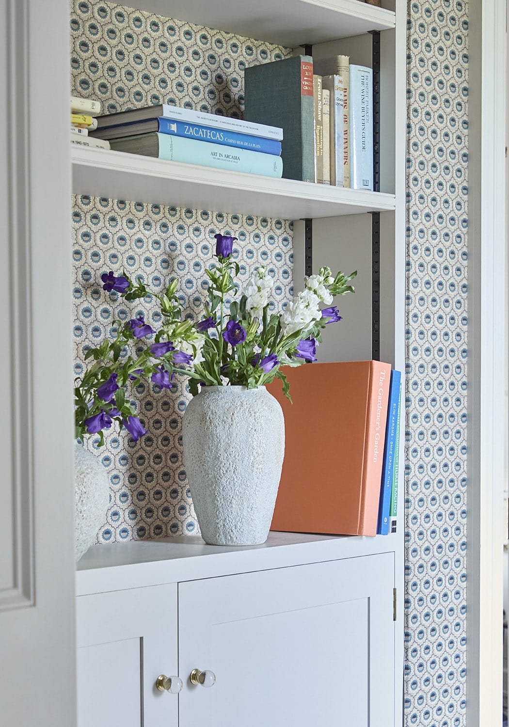Lilliana Frosty Vase - Casa by Josephine Jenno