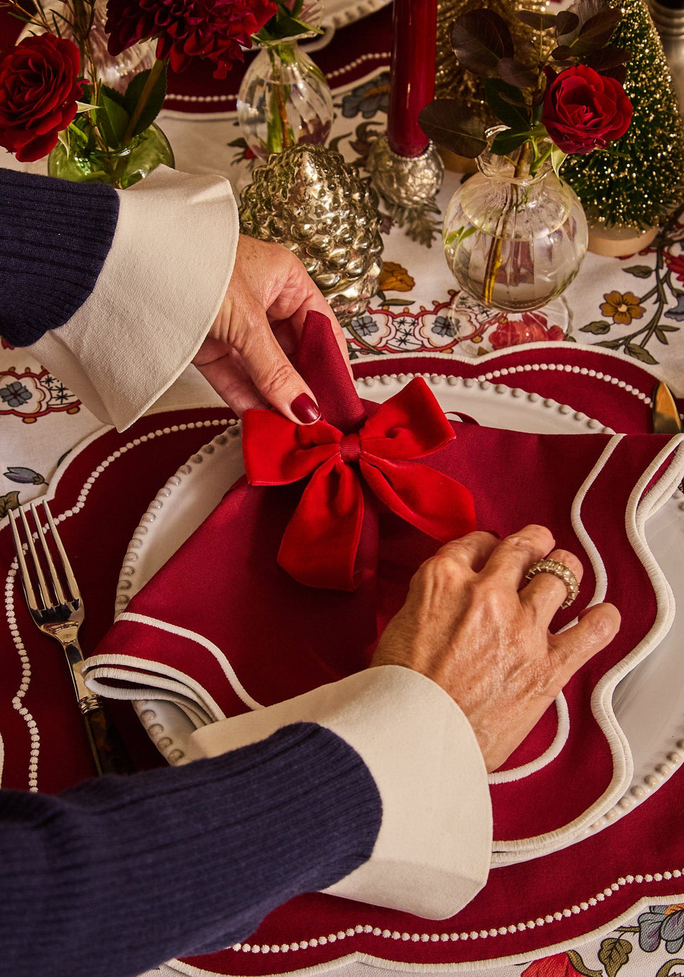 The Crimson Scallop Napkin- Set of 4