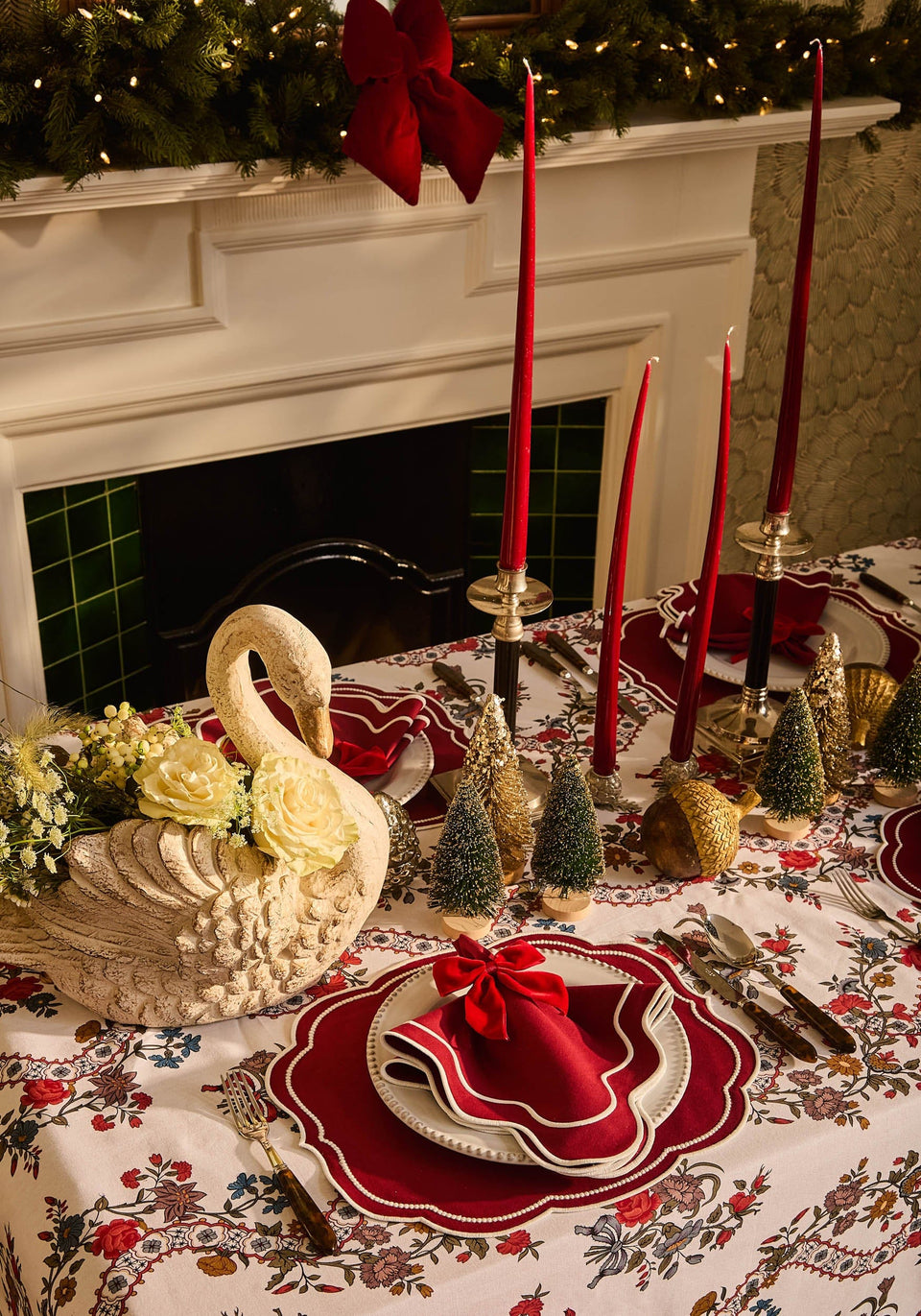 The Crimson Scallop Napkin- Set of 4