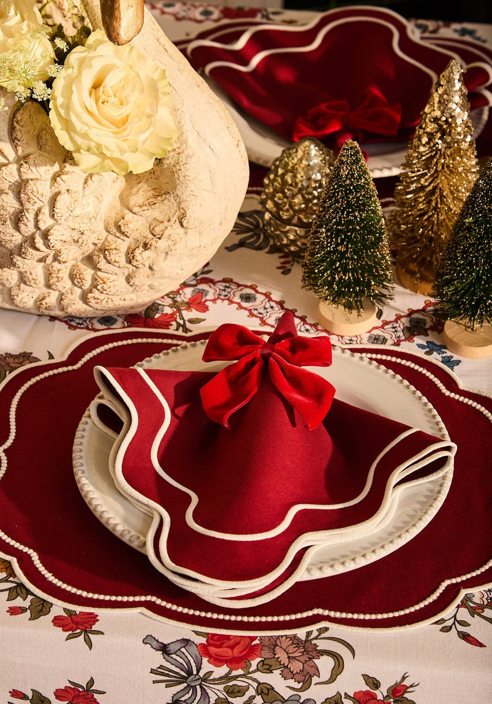 The Crimson Scallop Napkin- Set of 4