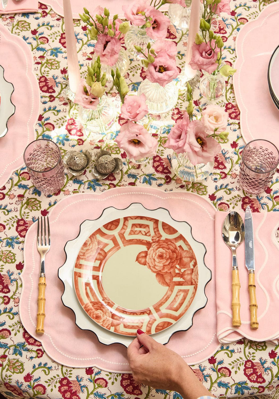 Scalloped Petal Placemat in Blush Pink