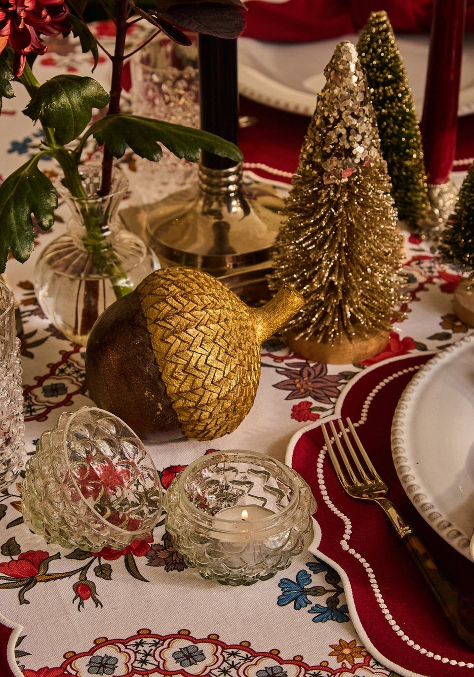 Seraphina Frosted Glass Pine Cone Set