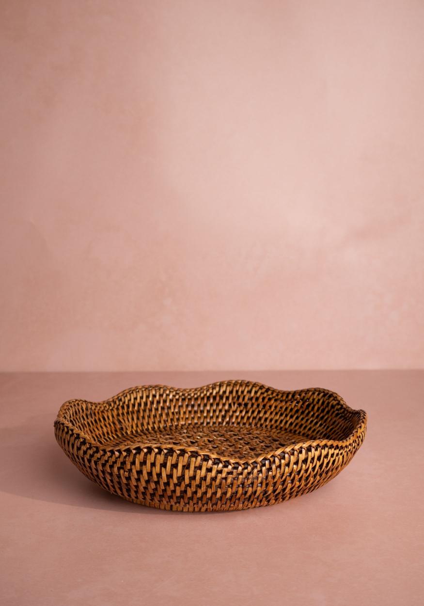 Saratoga Round Rattan Scalloped Tray - Brown