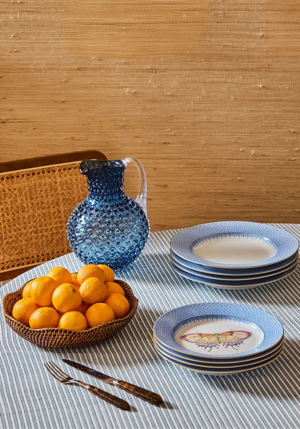Saratoga Round Rattan Scalloped Tray - Brown