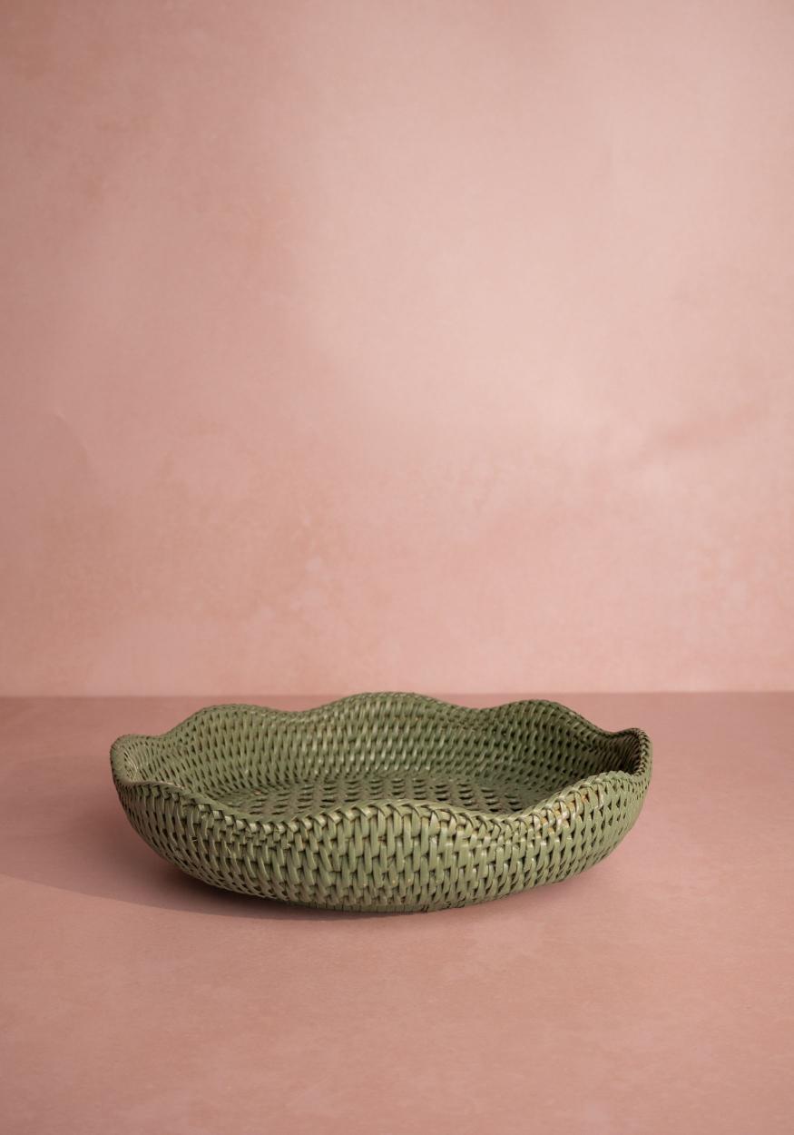 Saratoga Round Rattan Scalloped Tray - Green