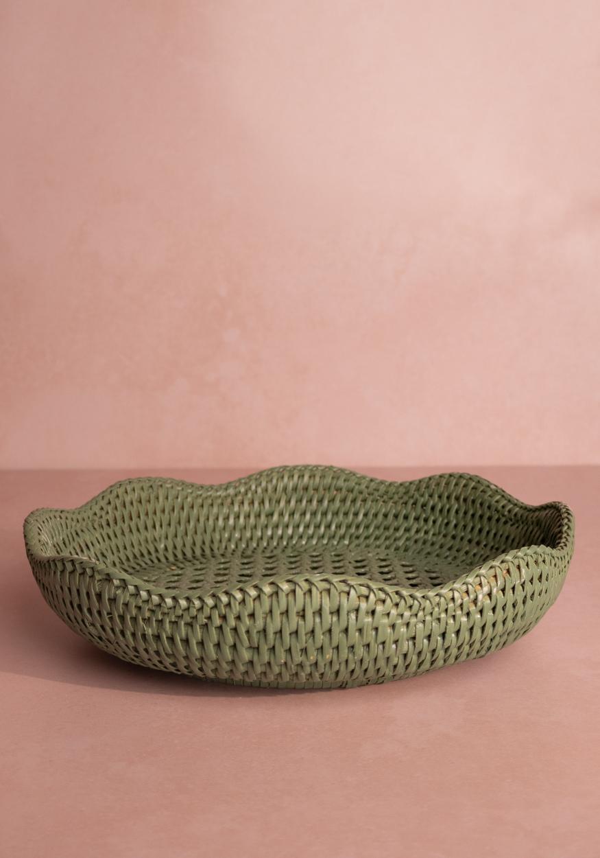 Saratoga Round Rattan Scalloped Tray - Green