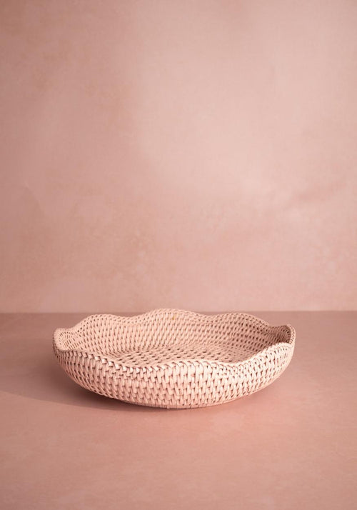 Saratoga Round Rattan Scalloped Tray - Pink