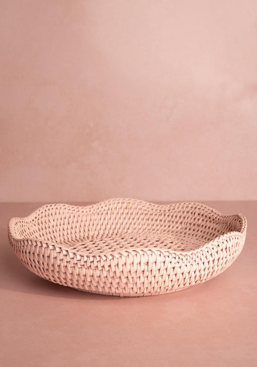 Saratoga Round Rattan Scalloped Tray - Pink
