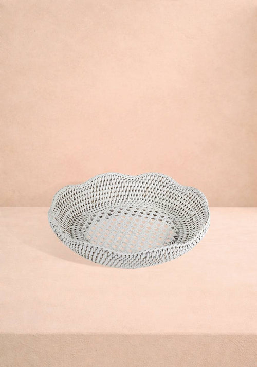 Saratoga Round Rattan Scalloped Tray - White