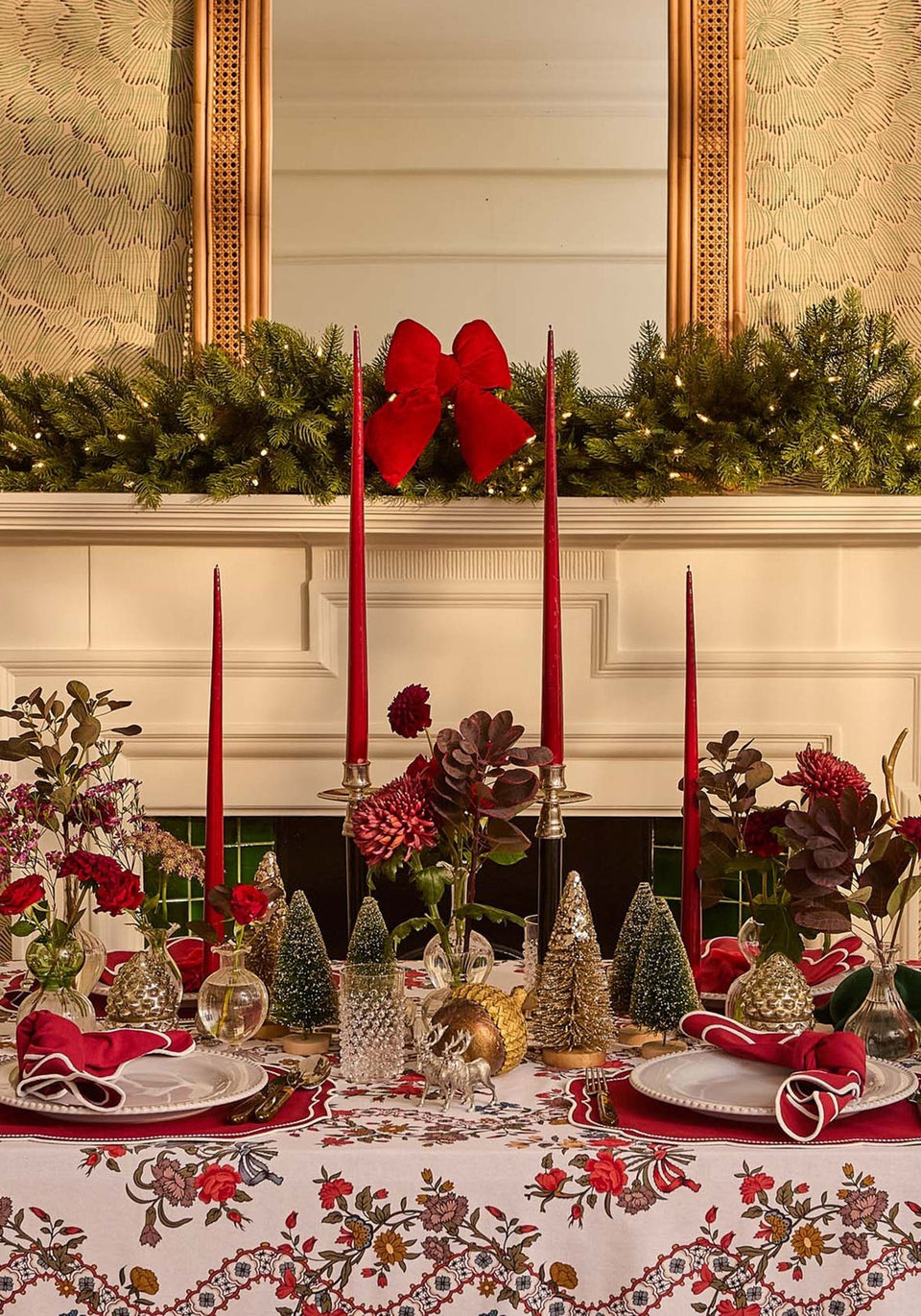 Sommerset Scroll Red Cotton Tablecloth