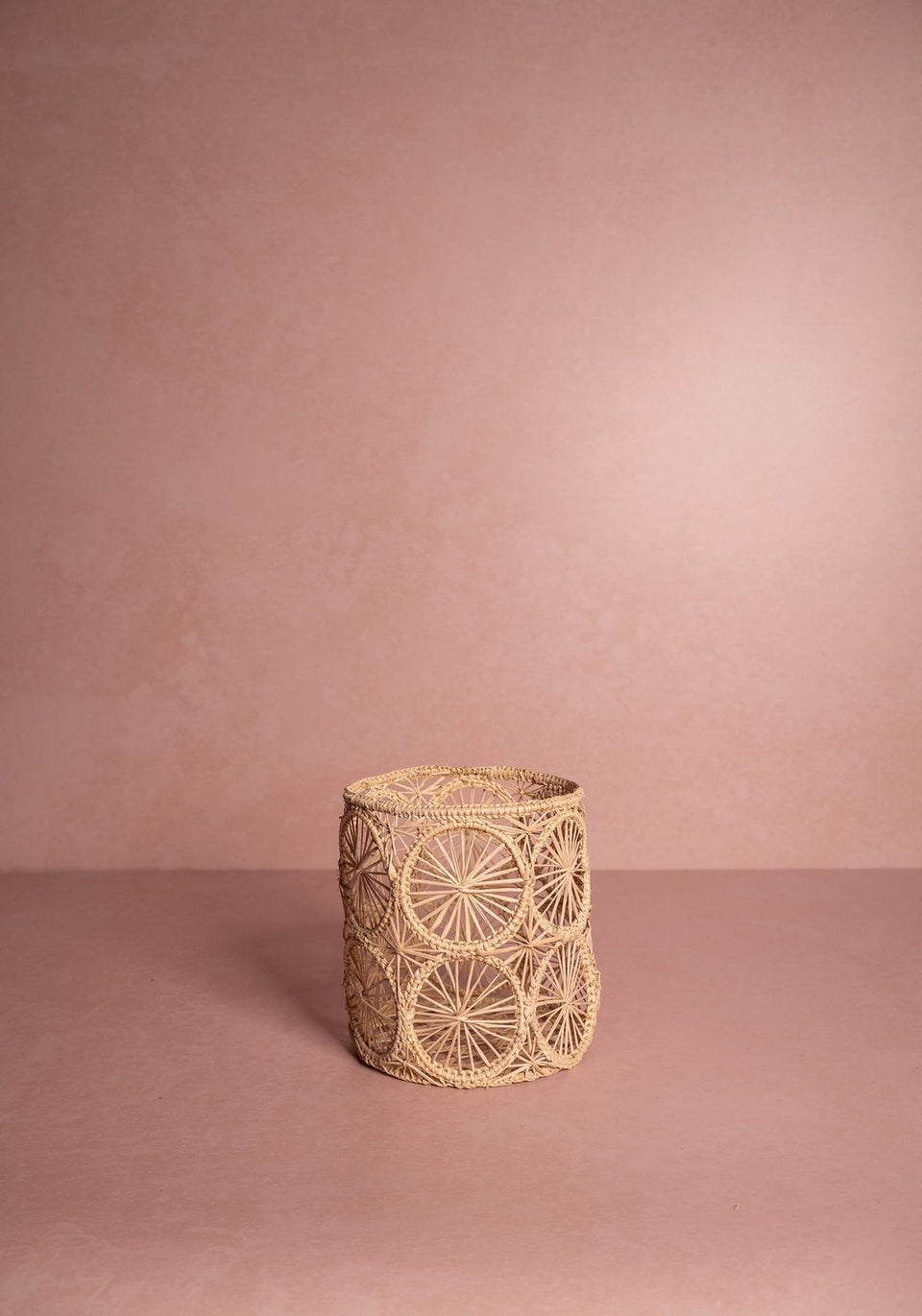 Atlántico Woven Hurricane Vase, Natural